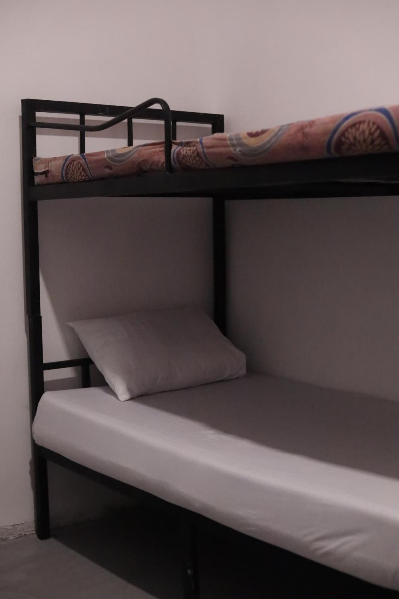 Bed & Baggage Hostel Ела Екстериор снимка