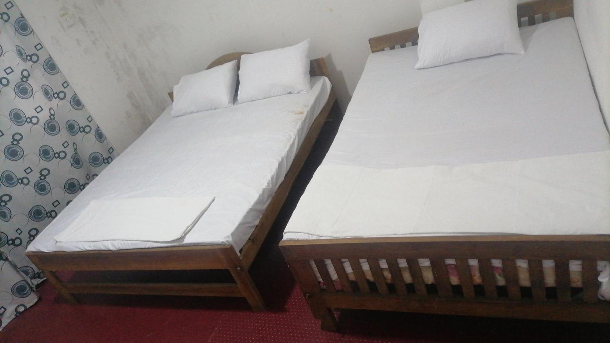 Bed & Baggage Hostel Ела Екстериор снимка