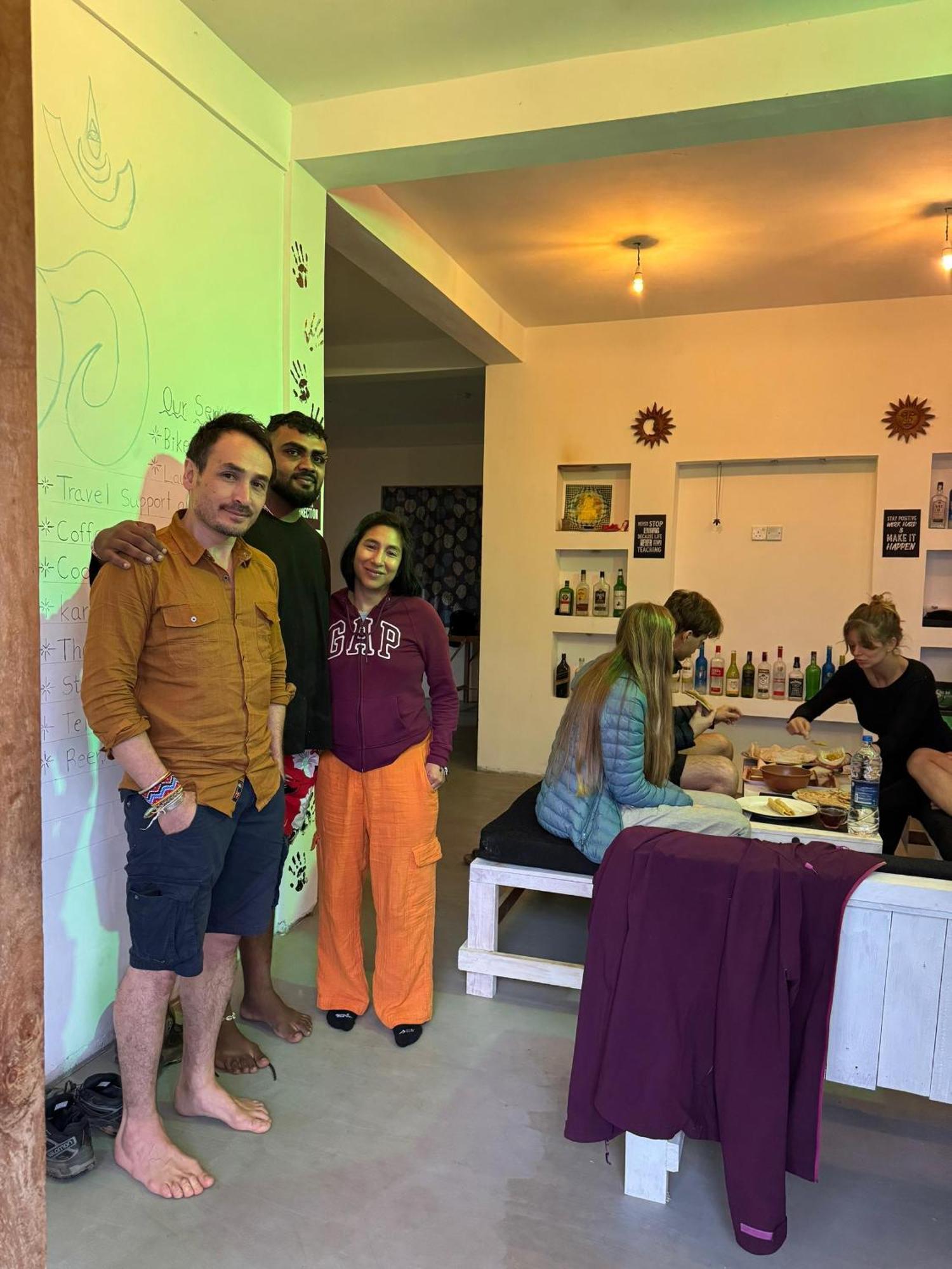 Bed & Baggage Hostel Ела Екстериор снимка