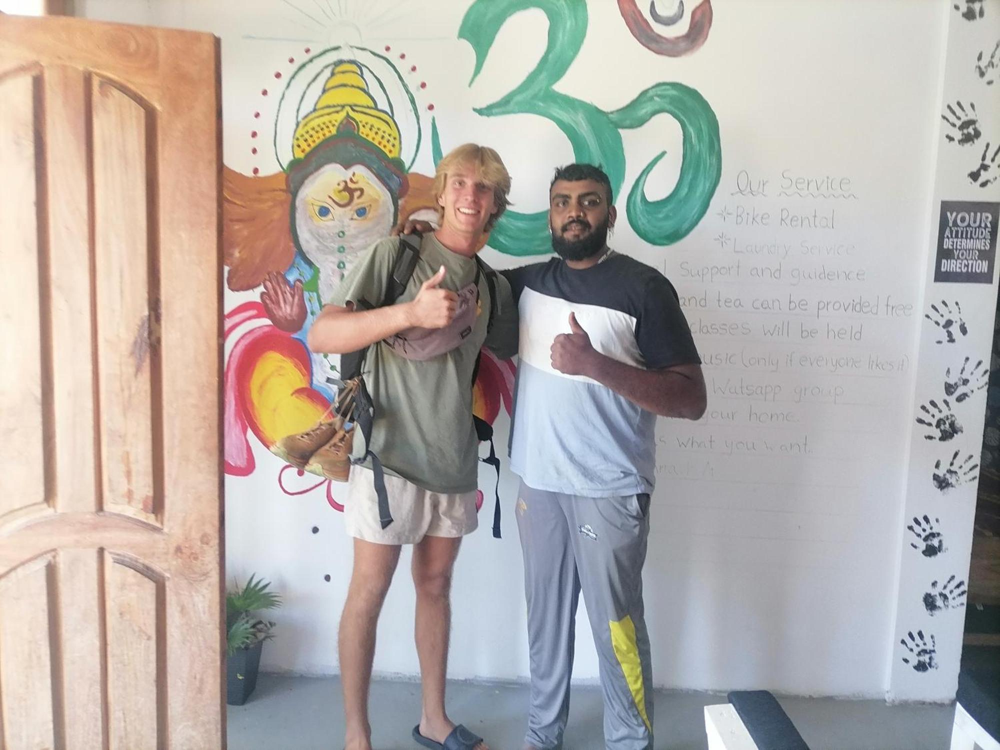 Bed & Baggage Hostel Ела Екстериор снимка